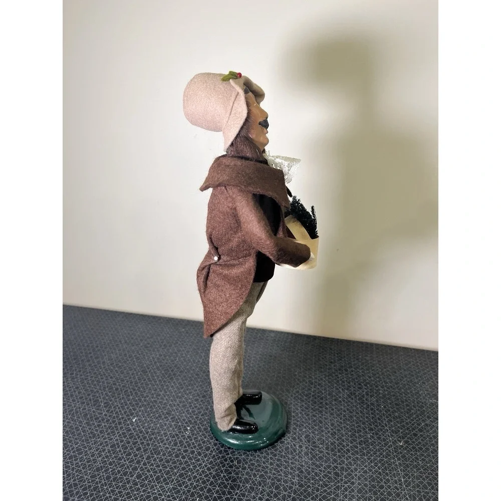 Vtg Byers Choice Caroler Man With‎ Brown Mustache Holding Basket Of Greens,